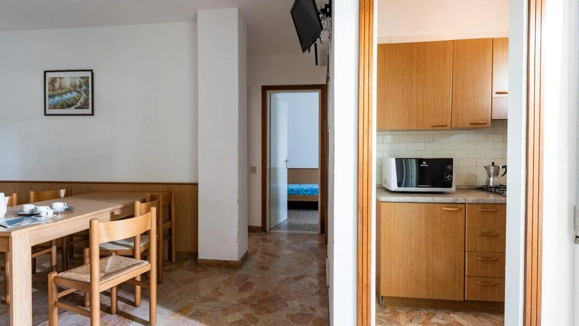 Beachside Retreat With Terrace In Bibione Apartamento