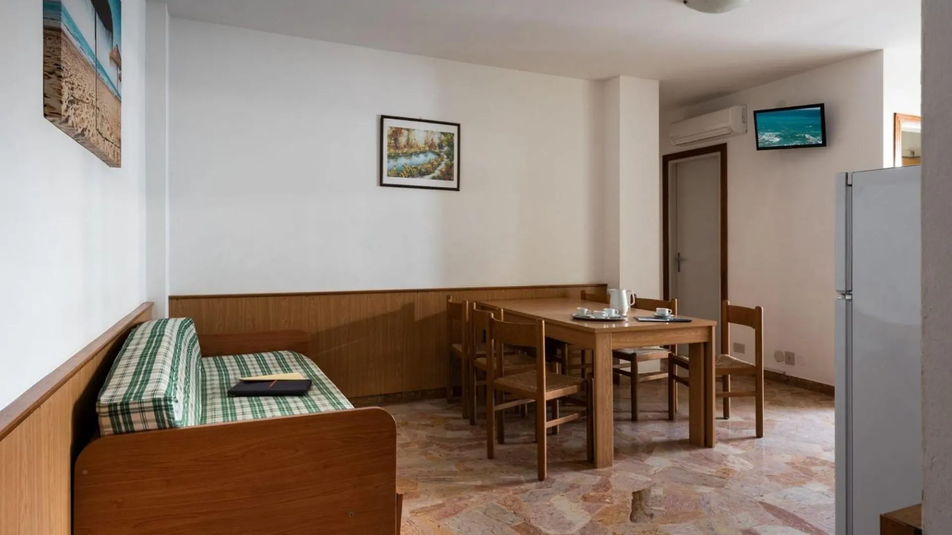 Beachside Retreat With Terrace In Bibione